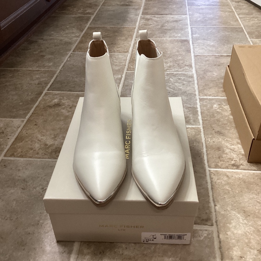 Mark Fisher Chelsea Yale Ivory Bootie Size 8